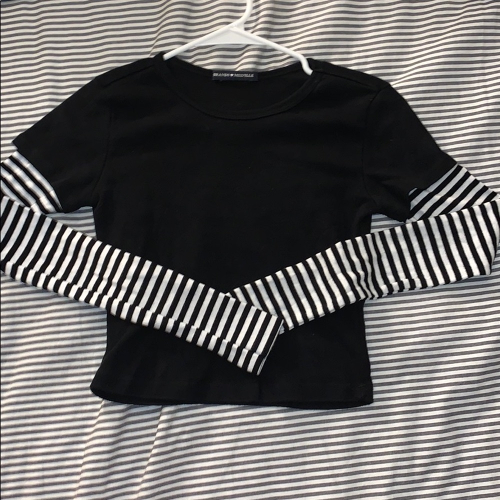 long sleeved cropped t-shirt